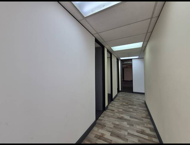 175M² OFFICE TO LET IN DUNKELD WEST